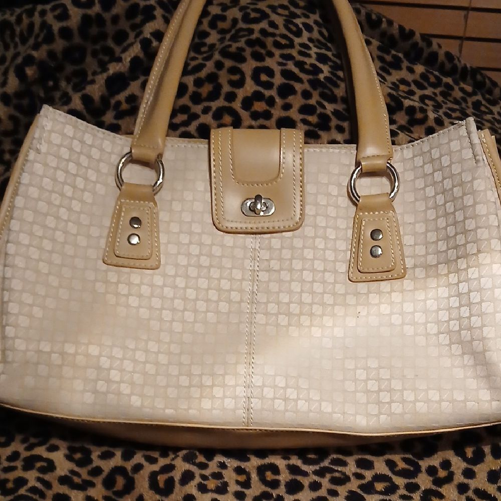 Nine & Co. Cream and Tan Shoulder Bag